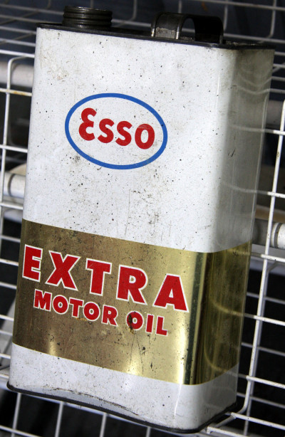 Esso Oil can